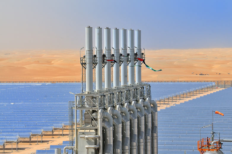 https://www.evwind.es/wp-content/uploads/2013/03/Solar-plant-Shams-1-in-th-001.jpg