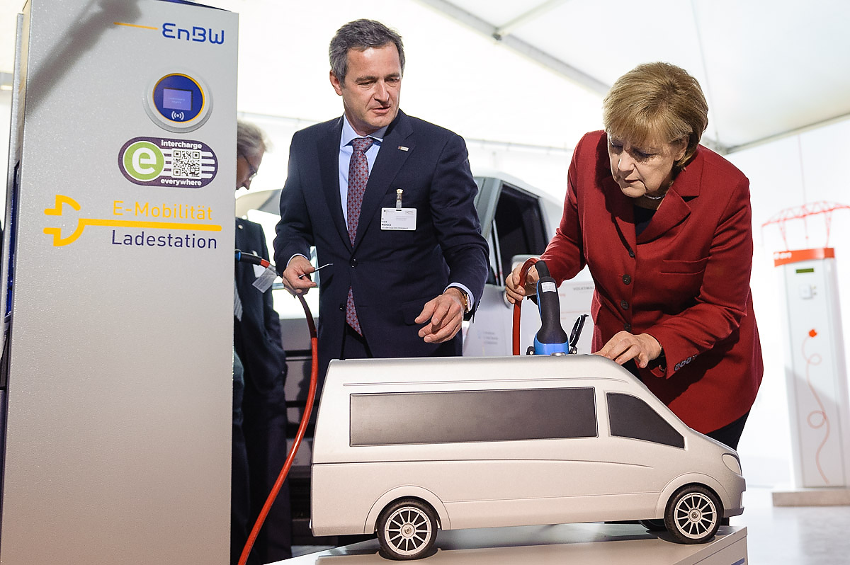 https://www.evwind.es/wp-content/uploads/2013/05/merkel-ev.jpg