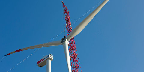 First wind turbine installed at Königshovener Höhe wind farm