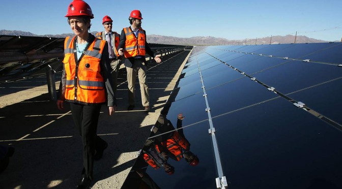 California opens large photovoltaic solar energy plant