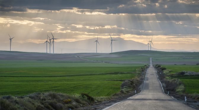 BBVA closes a landmark energy transaction with CIP for the construction of onshore wind farms in Aragon