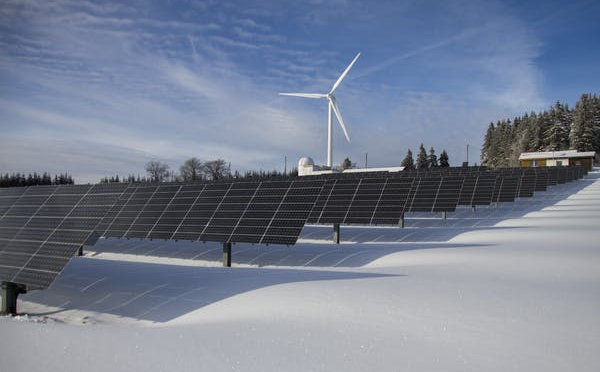 Statkraft supplies ALPLA with solar and wind power through a 10-year PPA