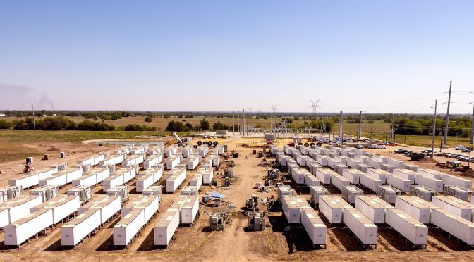 Acciona Energía has signed an agreement with Qcells to acquire the battery energy storage project