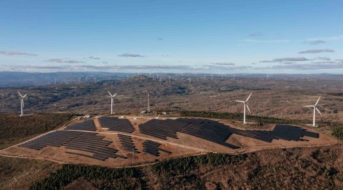 EDP Renewables commissions its first hybrid solar and wind energy park on the Iberian Peninsula
