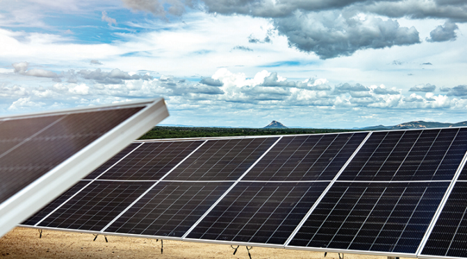 Iberdrola joins the Asturian Exiom to lead the manufacture of photovoltaic solar panels in Spain