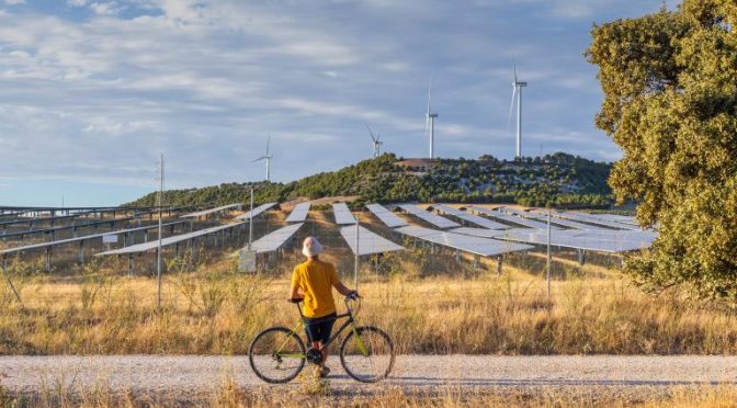Wind energy and solar power break records and generate more than half of all electricity in Spain in 2023