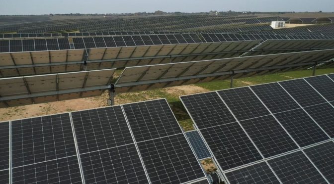 Alter Enersun develops 1,000 MW of photovoltaic and wind power to supply the grid and hydrogen projects in Huelva