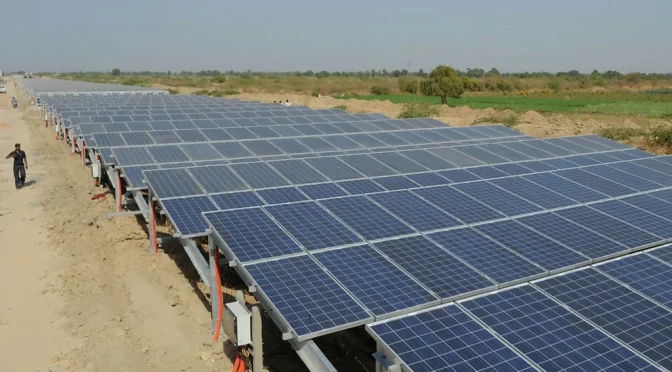India and now the US: countries cover irrigation canals with photovoltaic energy panels